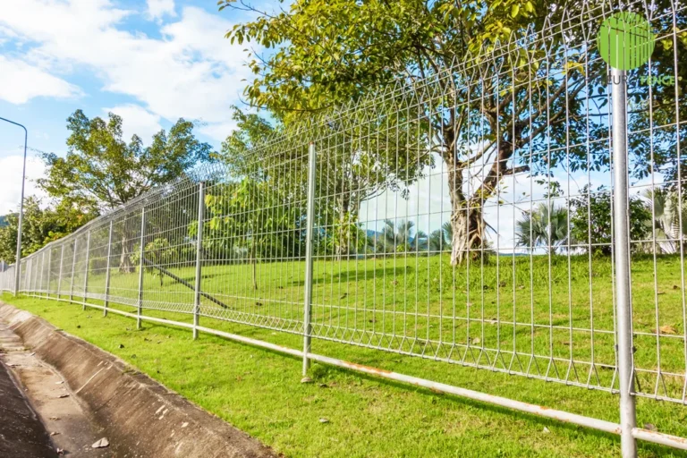 รั้วตาข่ายแบบไหนดีสำหรับบ้านในไทย เลือกอย่างไรให้ทน คุ้มค่า และไม่เป็นสนิมง่าย